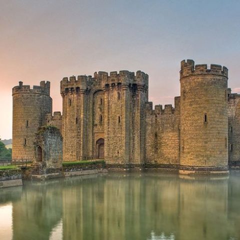 il fossato del castello una fogna sporca